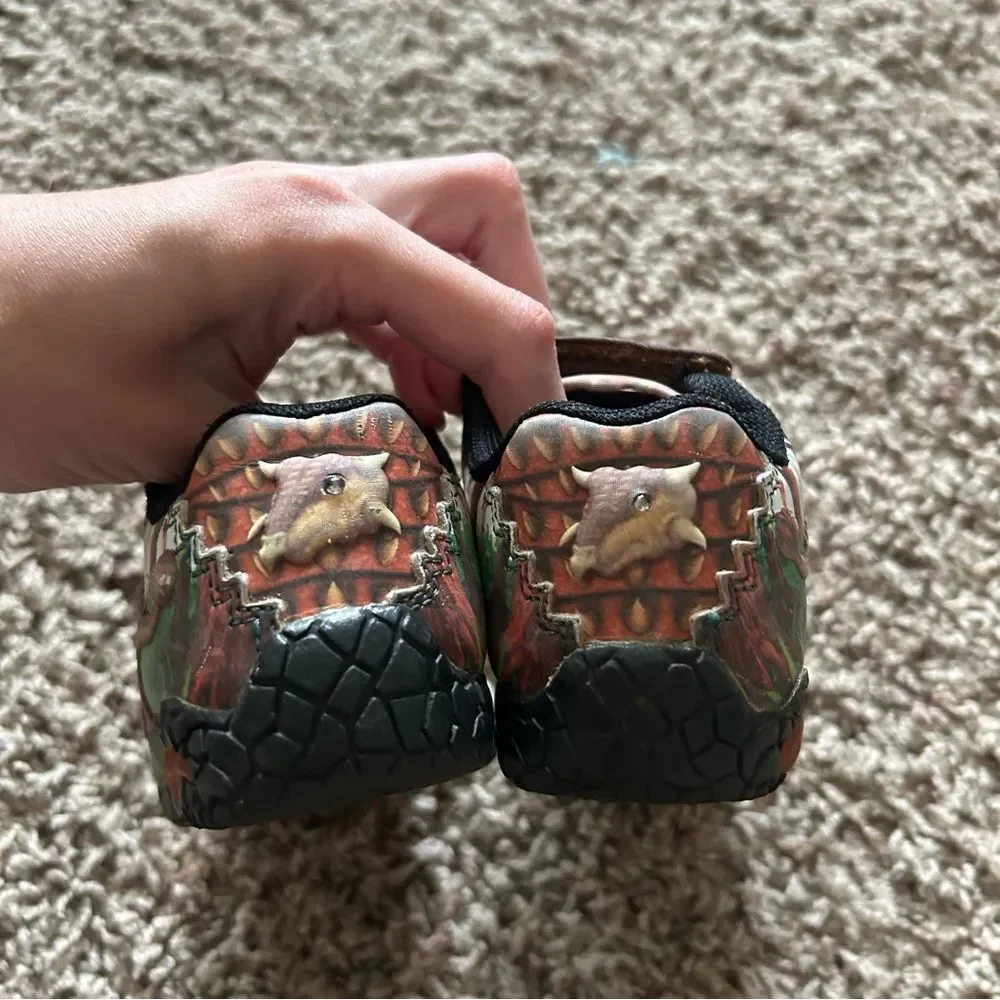 Dinosoles Dinosaur Flashing Hook Loop Shoes Toddler Size 7